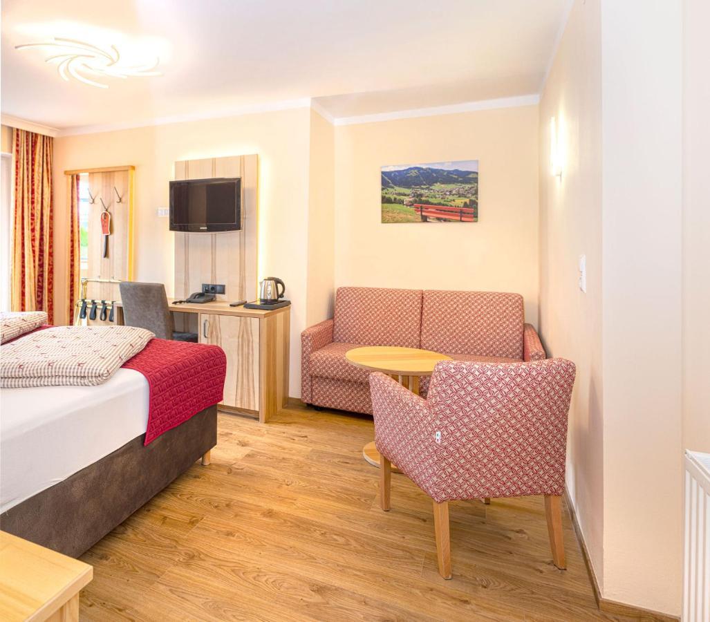 Hotel Schneeberger Niederau Bagian luar foto