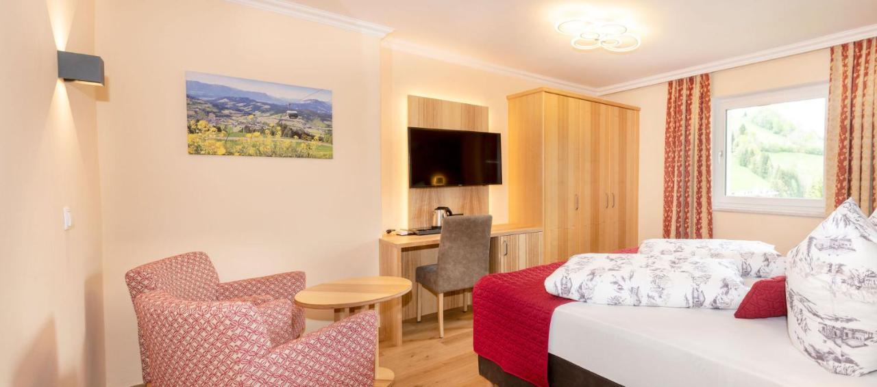 Hotel Schneeberger Niederau Bagian luar foto