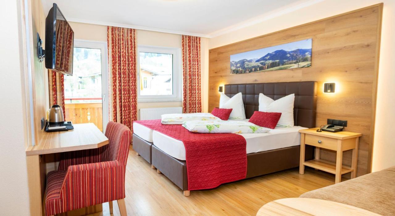 Hotel Schneeberger Niederau Bagian luar foto