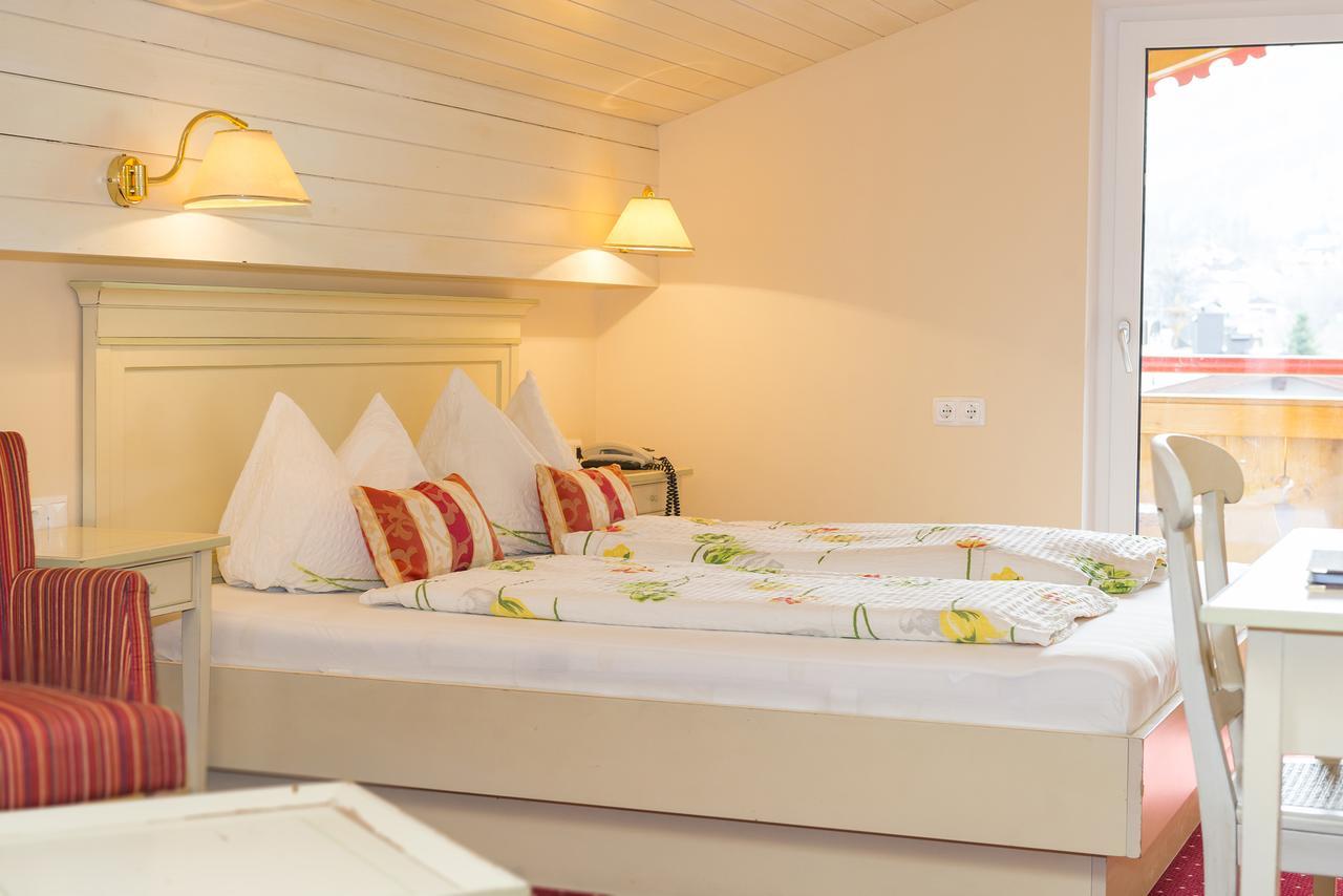 Hotel Schneeberger Niederau Bagian luar foto