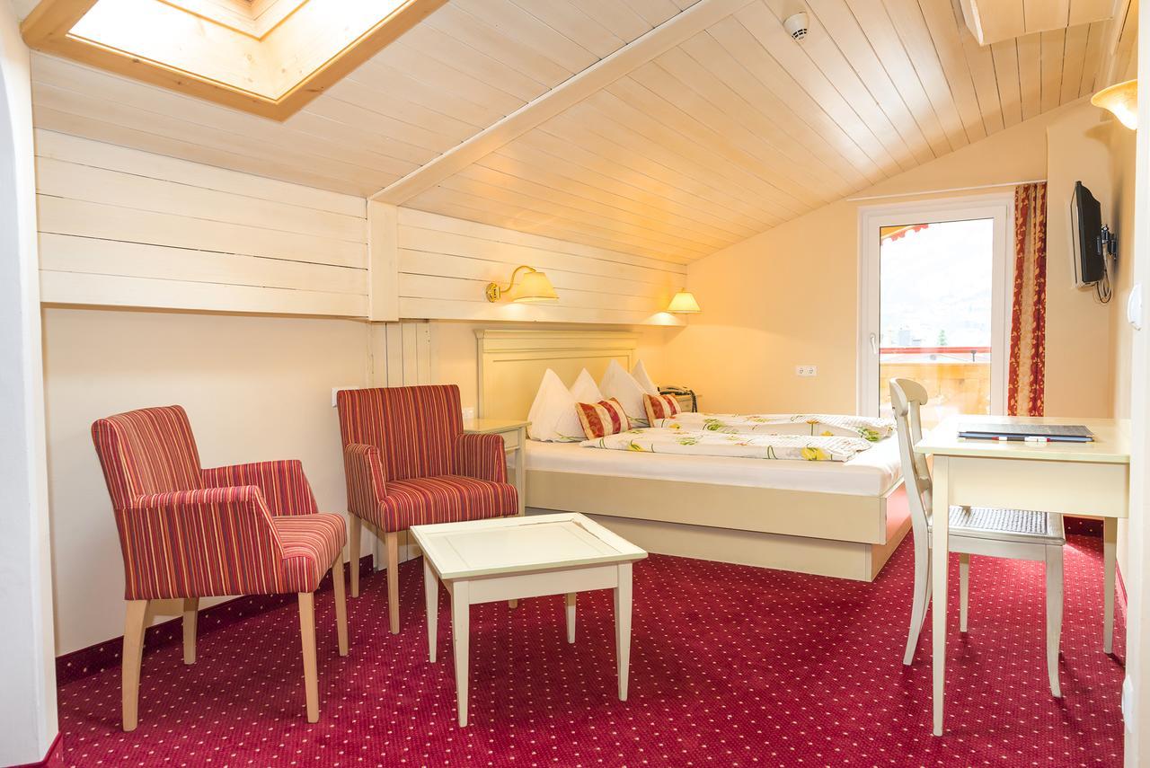 Hotel Schneeberger Niederau Bagian luar foto